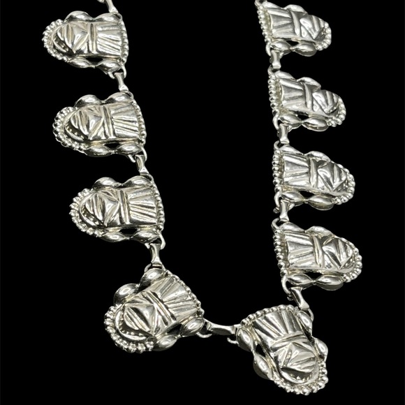 Vintage tribal mask necklace - Picture 4 of 5